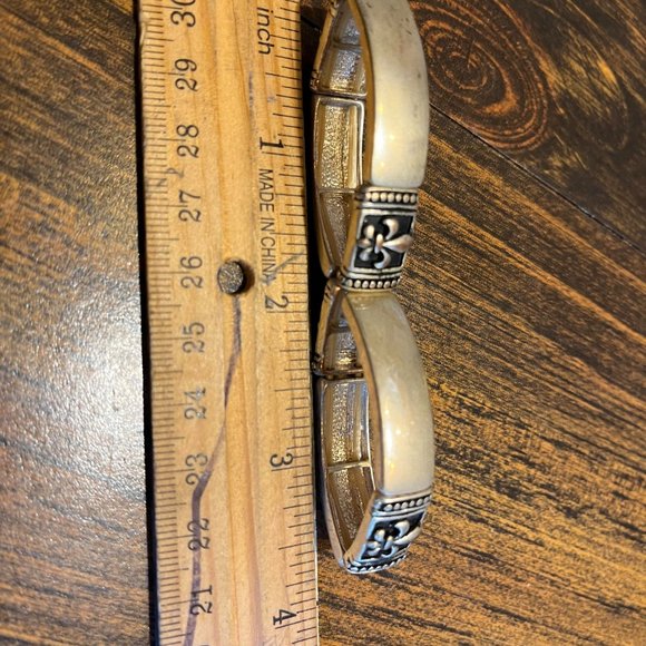 Fleur De Lis Silver Stretch Bracelet - Picture 3 of 4